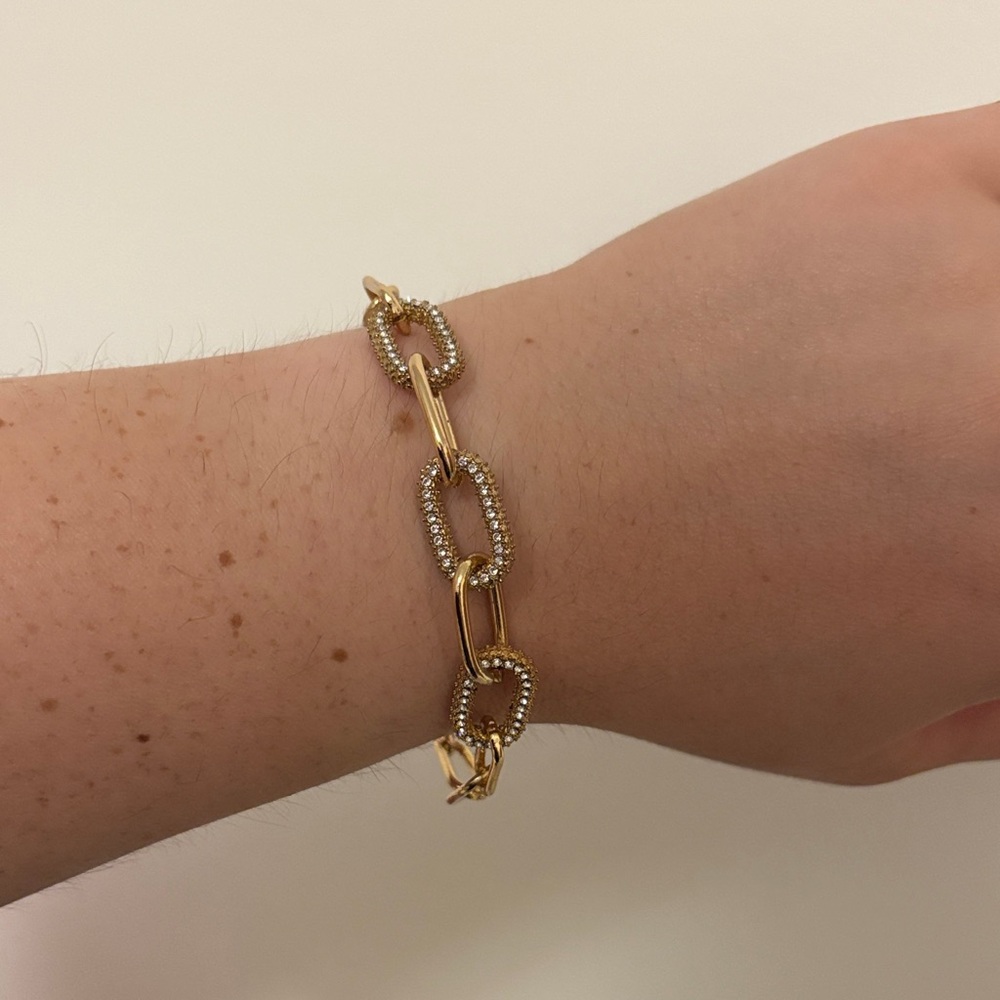 Elegant Gold and Silver Link Bracelet - Picture 2 of 4